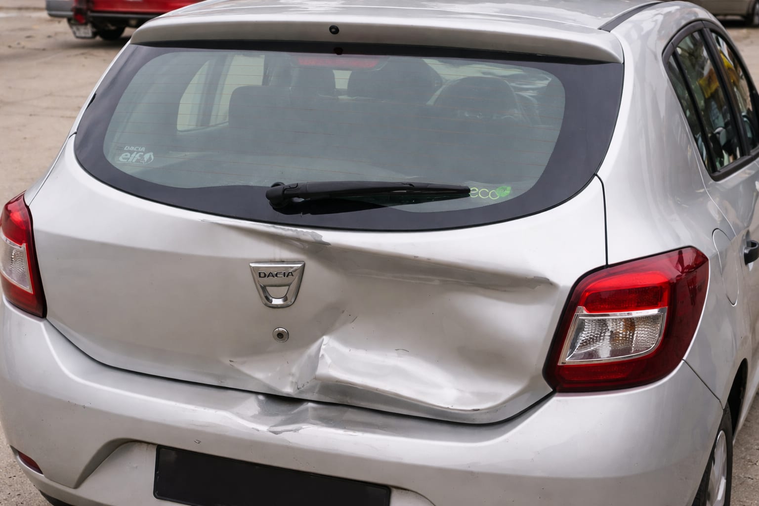 Ce verifici la hayonul de Dacia care nu se deschide înainte să desfaci broasca