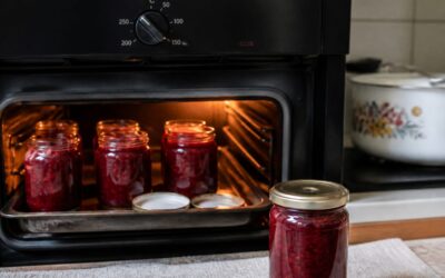 Cum se sterilizează corect borcanele pentru conserve sigure pe timpul iernii