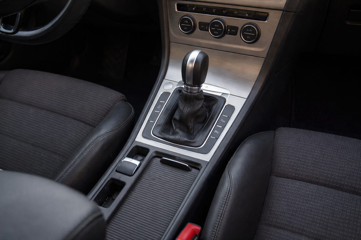 Funcția auto hold explicată simplu pentru mașinile cu transmisie automată