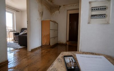 Inundație de la vecini: cum recuperezi corect pagubele