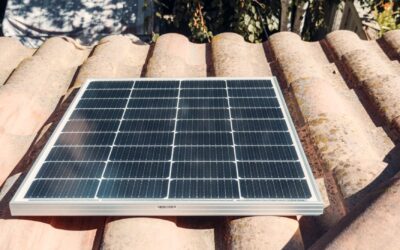 Gospodăriile cu panouri pot folosi mai puțină energie din rețea pentru rufe toamna. Cum se alege ora spălării
