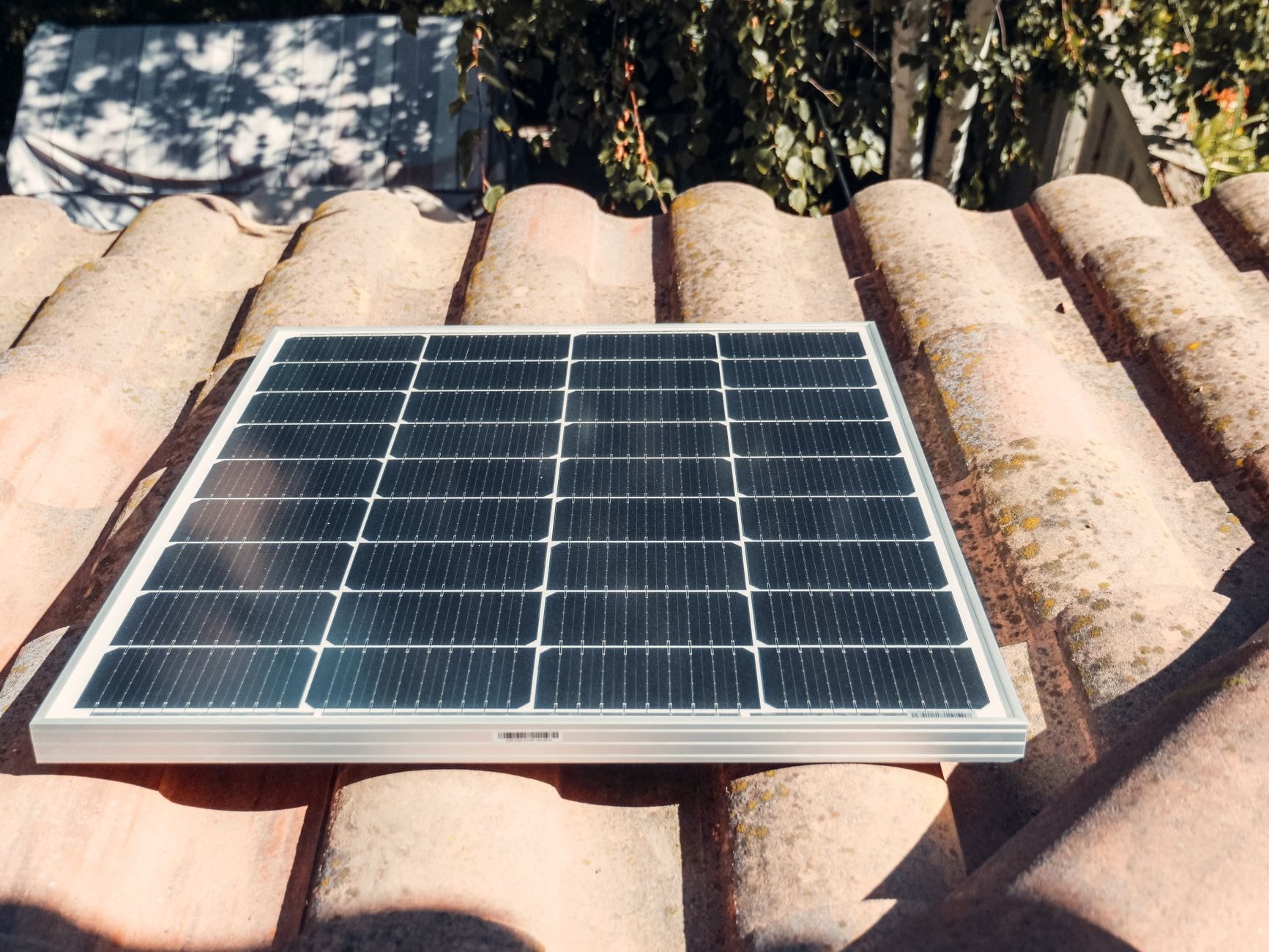 Panouri fotovoltaice pe acoperiș